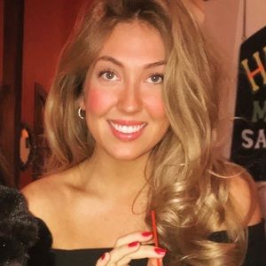 Meet your Posher, Lacey